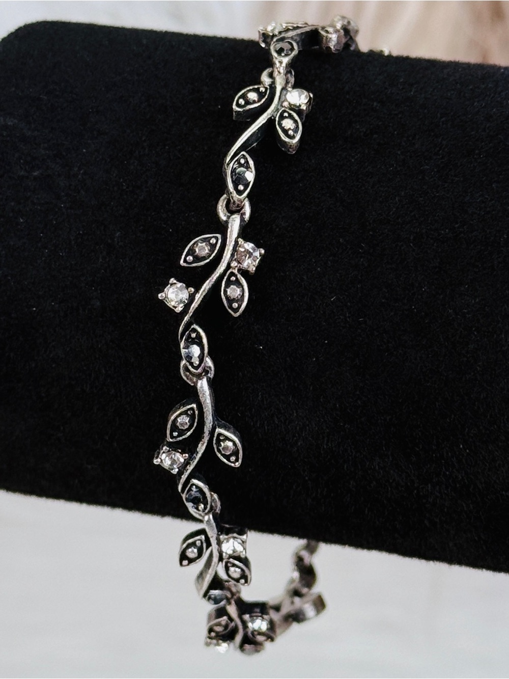 Vintage Silver Tone Vine Bracelet Black & Clear Rhinestone Floral Leaf